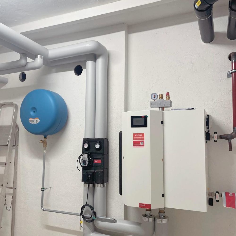 Objekt: MFH Konradstrasse, Zürich
Kunde: Privat / Arbeit: Einbau Wärmeerzeugung- und Verteilung (Fernwärme+Radiatore)