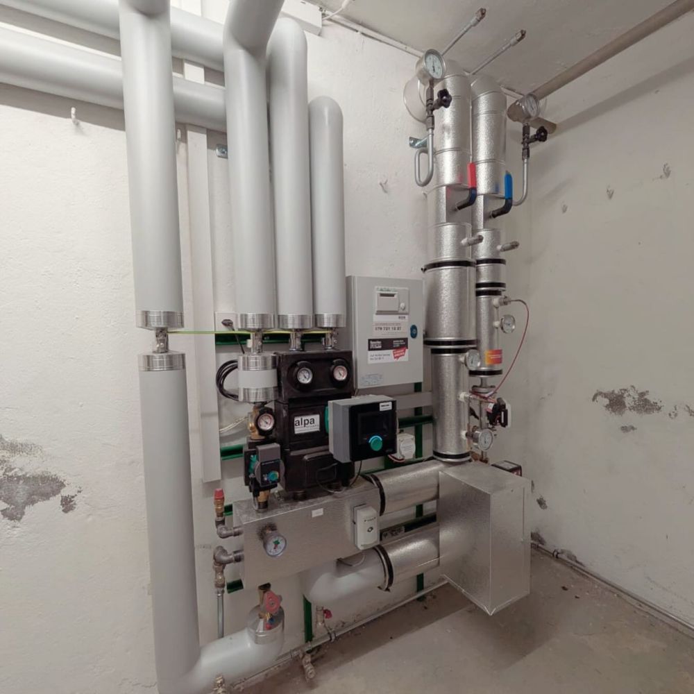 2024 / MFH Schwamendingerstrasse, Zürich
Kunde: Vera Gloor AG / Arbeit: Planung und Sanierung der Wärmeerzeugung (Fernwärme+WW)