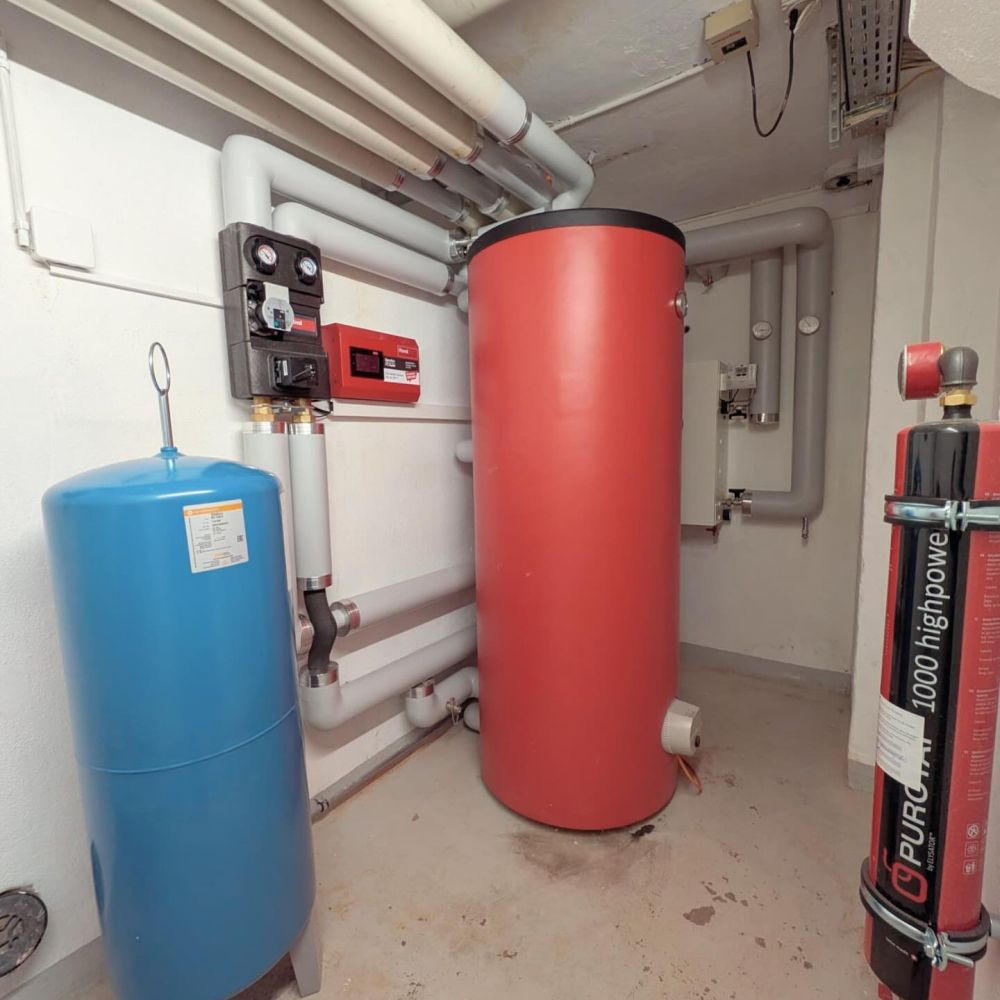 Objekt: MFH Motorenstrasse, Zürich
Kunde: Stadt Zürich Liegenschaften / Arbeit: Planung und Ausführung Heizungssanierung (Fernwärme+WW)