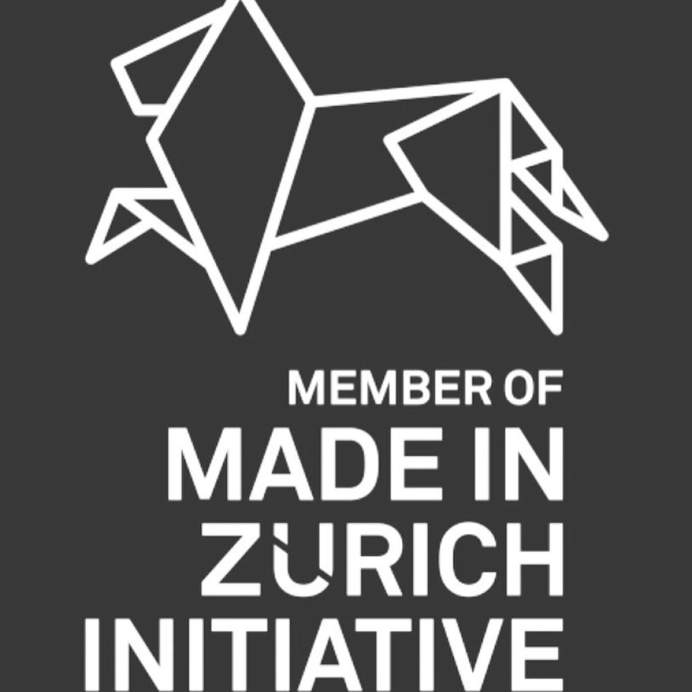 Gerade in Zeiten wie diesen, ist es wichtig, dass das lokale Gewerbe zusammensteht. Seit diesem Monat sind wir Mitglied der „Made in Zürich“-Initiative, welche den Produktionsstandort Zürich fördert. Wer lokal einkauft, tut sich selbst etwas Gutes und auch den produzierenden KMU‘s der Region. Danke für Ihre Treue!