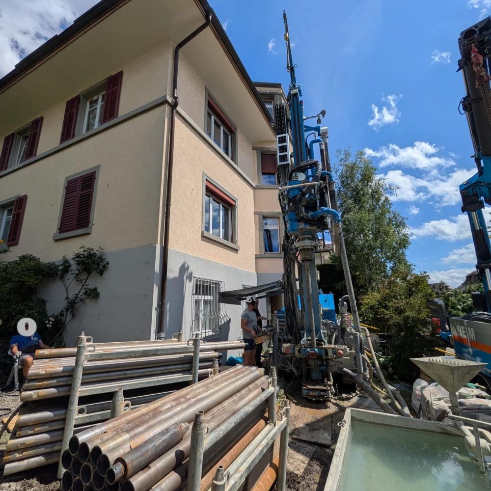 2025 / MFH Biberlinstrasse, Zürich
Kunde: Privat / Arbeit: Planung und Sanierung Wärmeerzeugung (Sole/Wasser-WP+WW)